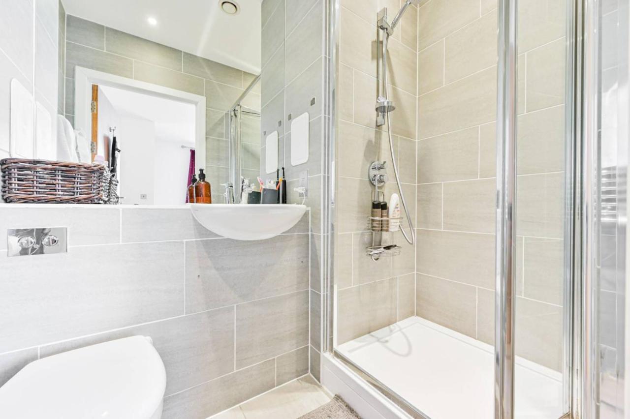 2-bed Only 15 Mins From Appartamento