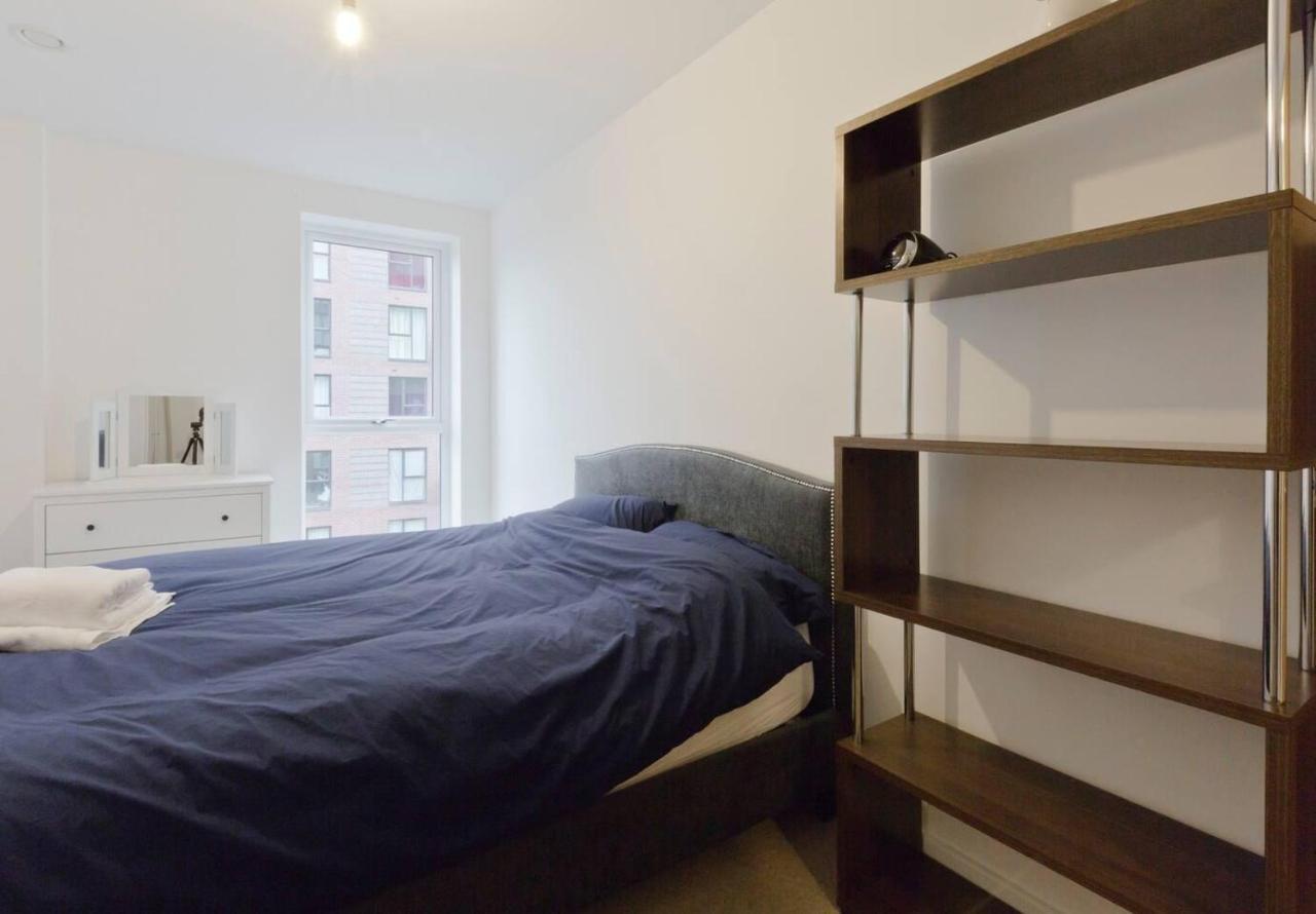 2-bed Only 15 Mins From *