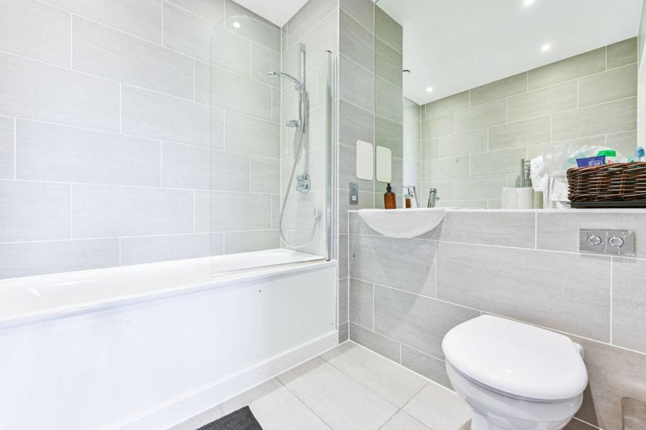 2-bed Only 15 Mins From * Londra