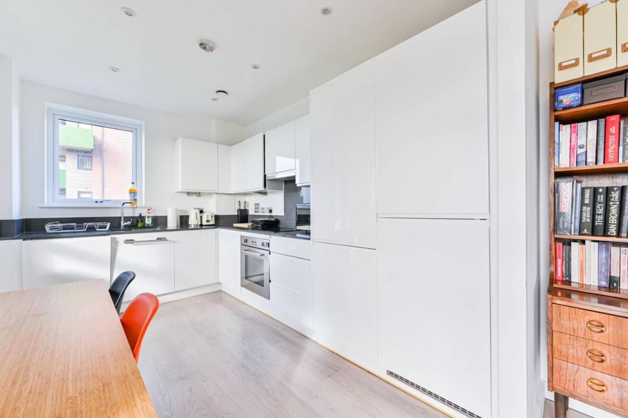 2-bed Only 15 Mins From